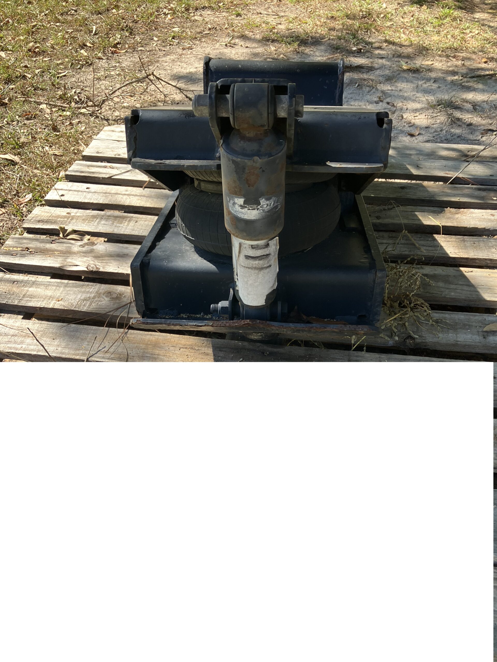 Fifth Wheel setup Lippart Trailair Pinbox & BW Compainion Slider Hitch