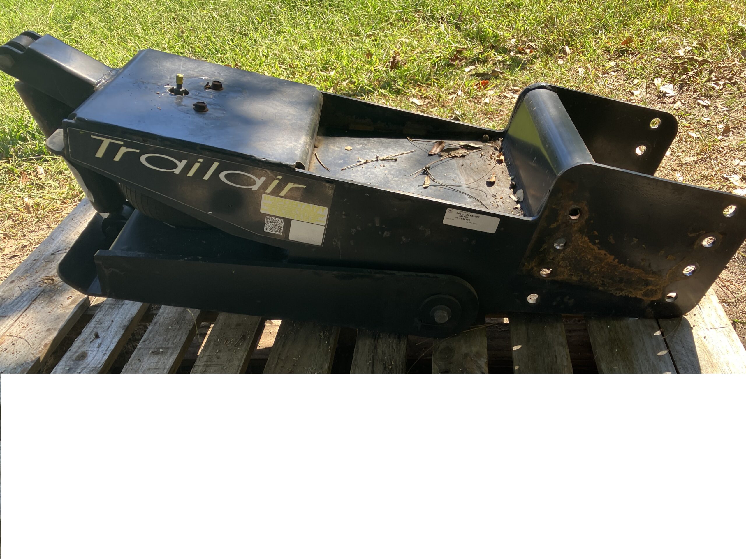 Fifth Wheel setup Lippart Trailair Pinbox & BW Compainion Slider Hitch