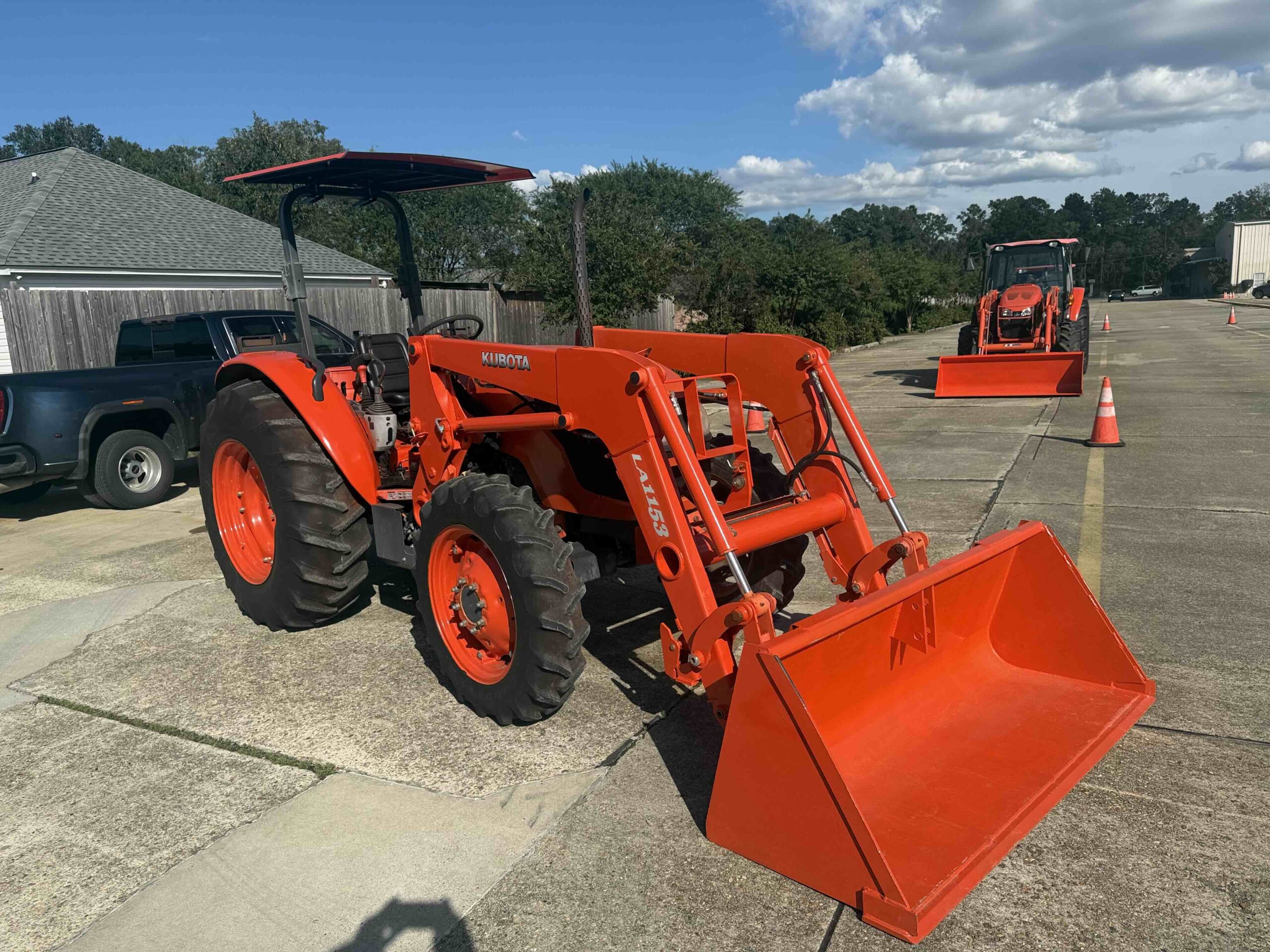 Kubota M7040 Tractor 68HP No Emissions! 4WD Loader Synchronized Mech Shuttle