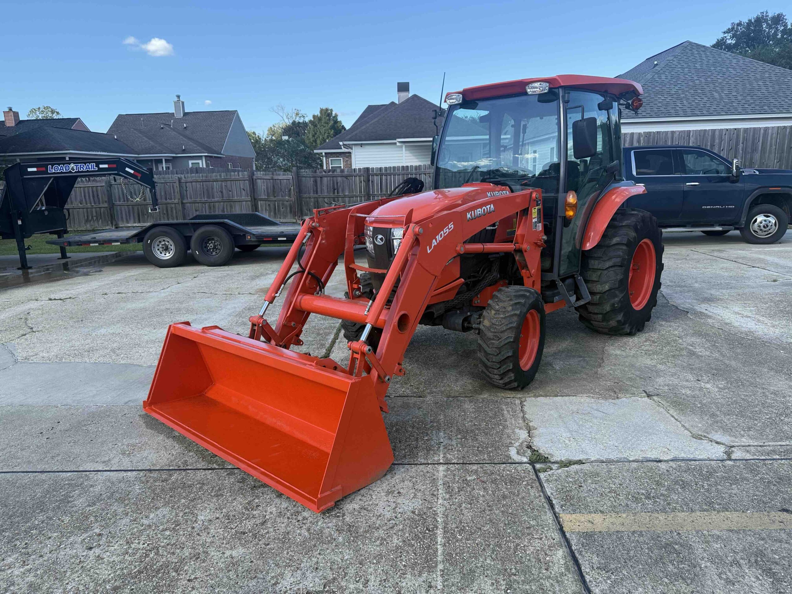 Kubota L6060 CAB/AC Tractor 63HP Only 212 Hours 4WD Loader HST Air Seat 3rd Function!