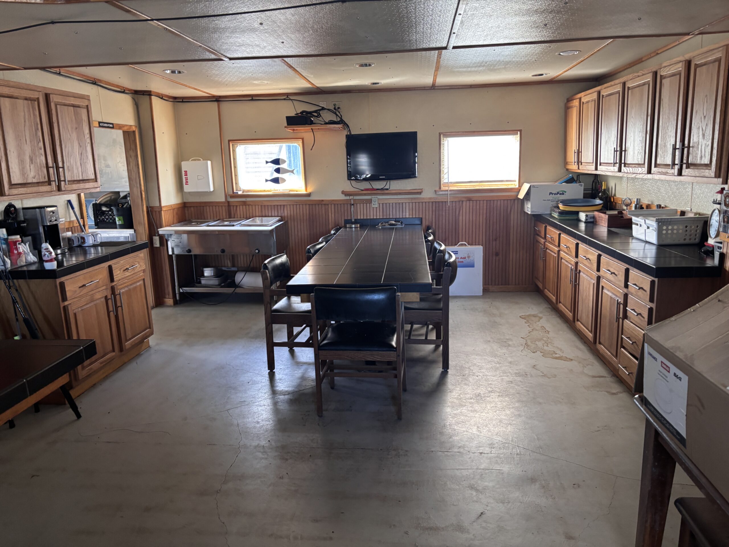 Commercial Floating Lodge – 12 Bedrooms | Accommodates 26 Guests | NO RESERVE AUCTION