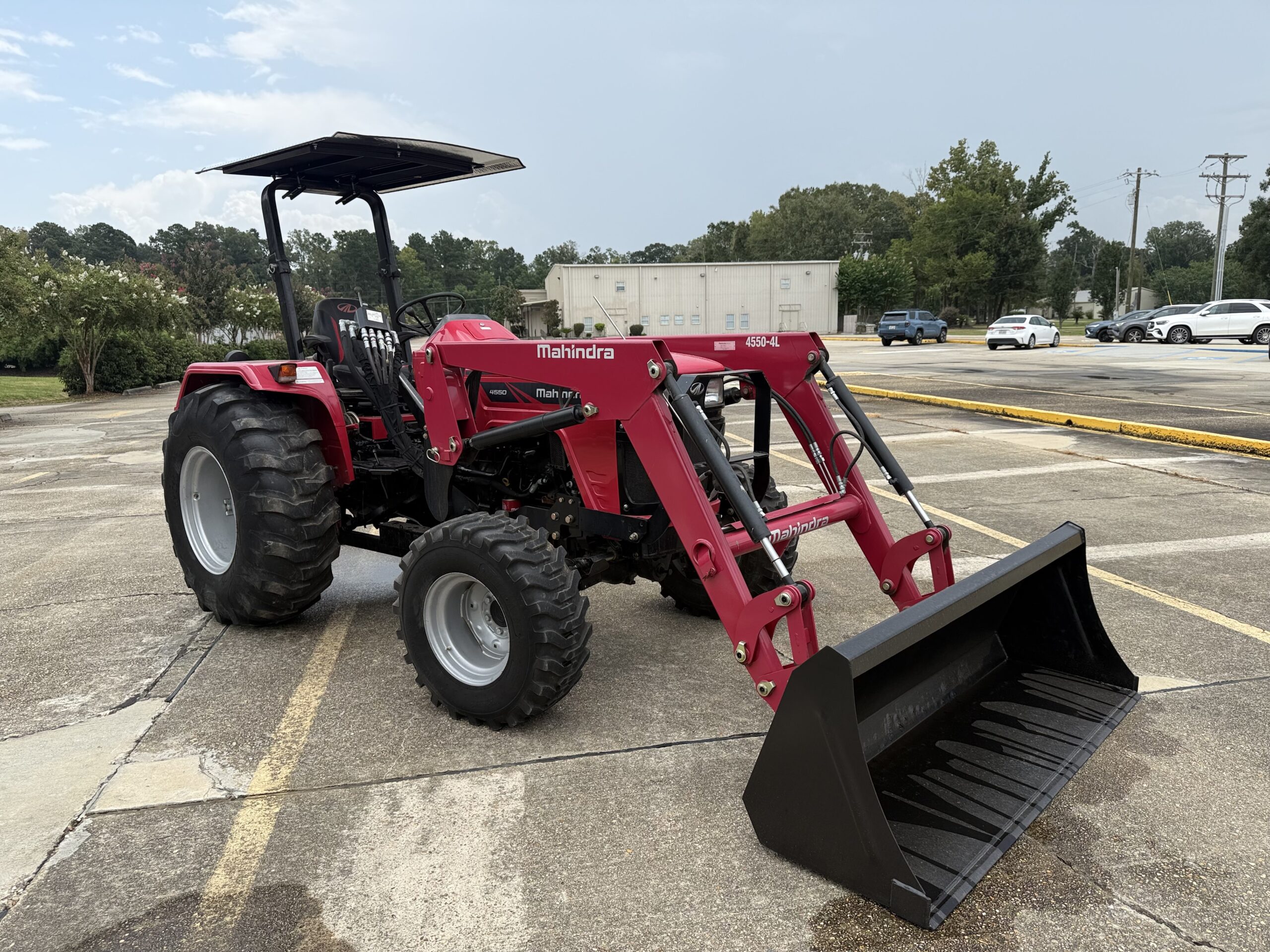 Mahindra 4550 Tractor 48HP 4WD Loader Only 118 Hours! Mahindra Warranty Till 10/8/2027!