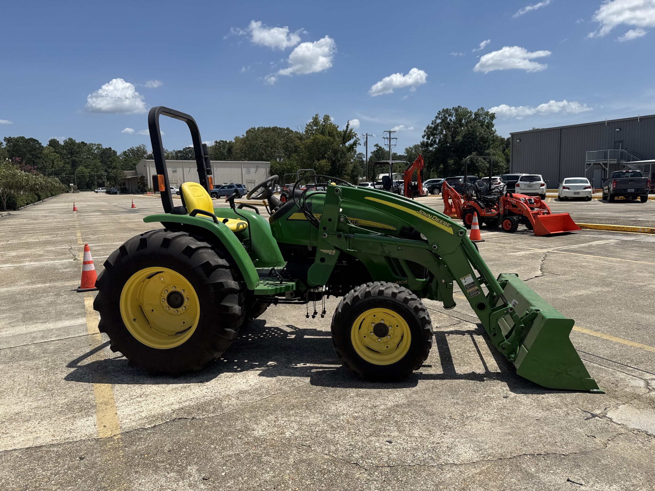 John Deere 4105 Tractor 41HP 4WD Loader HST Hydrostatic No Emissions! Barn Kept Excellent Condition