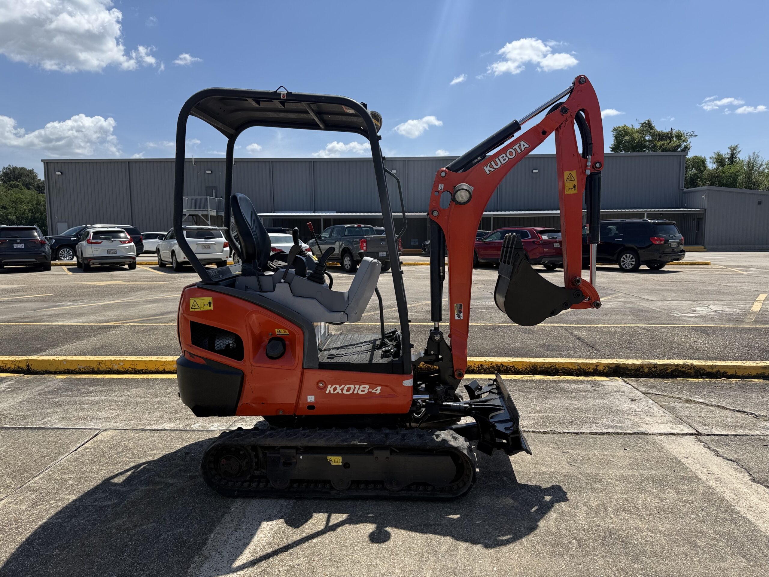 Kubota Compact Excavator KX018-4 Rubber Tracks Move In And Out.Excellent Condtion!