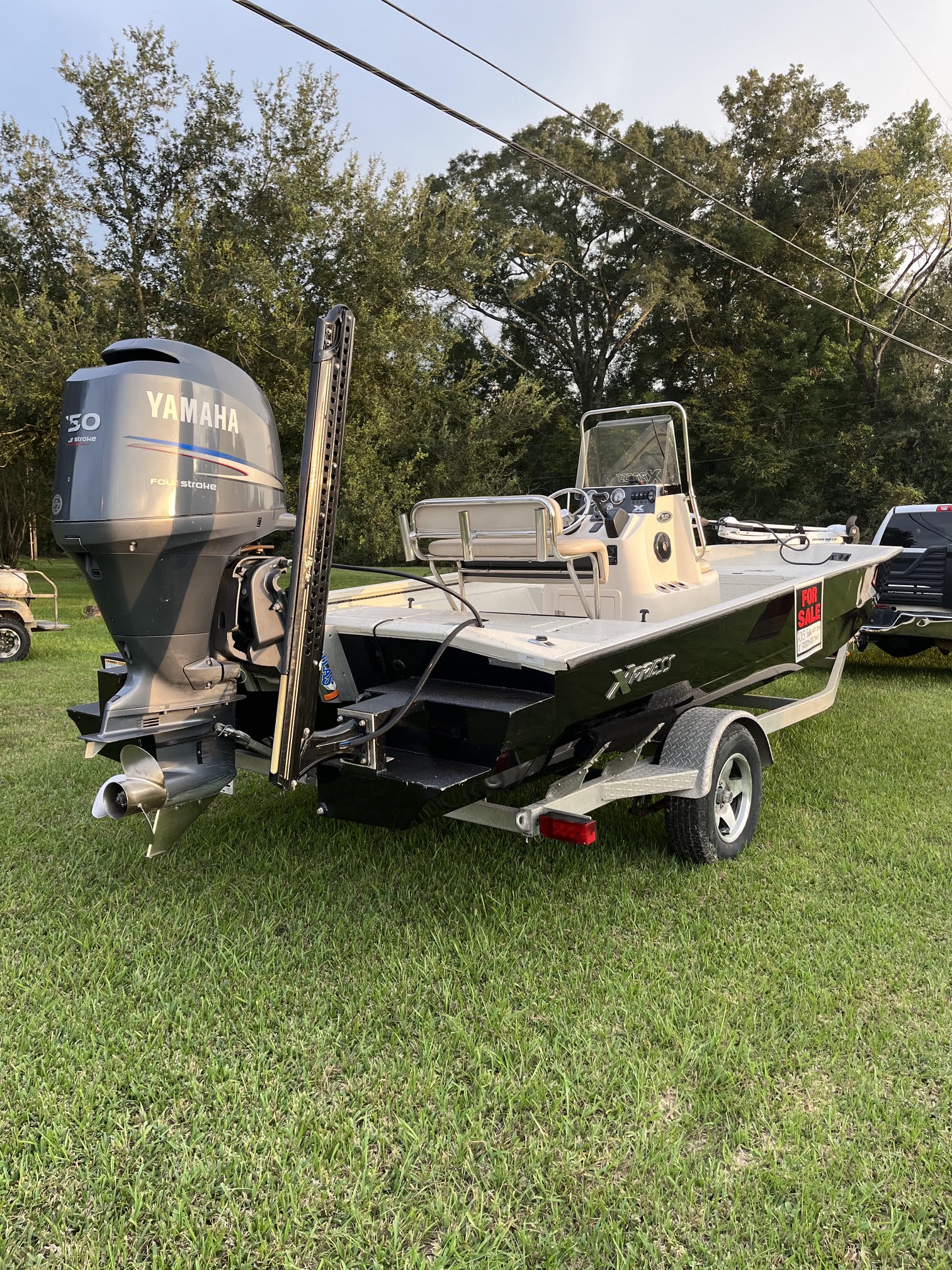 2015 Xpress Bay 20′ Shallow water series